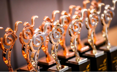 實(shí)力MAX，蓬景數(shù)字榮膺金鼠標(biāo)“年度十佳數(shù)字營(yíng)銷(xiāo)技術(shù)公司”大獎(jiǎng)，引領(lǐng)移動(dòng)互聯(lián)網(wǎng)研發(fā)與維護(hù)新浪潮